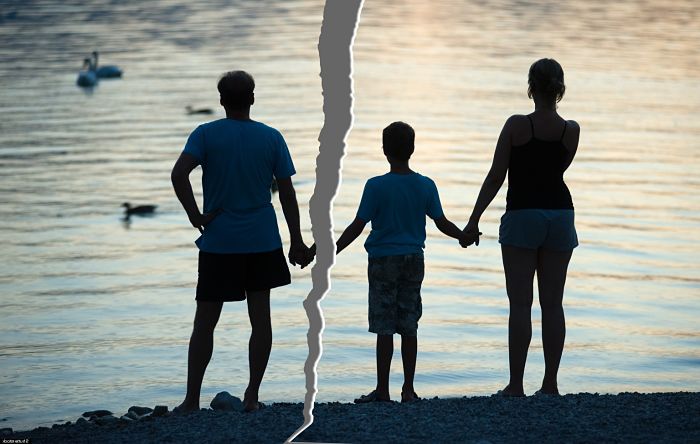смена фамилии ребенка после развода родителей